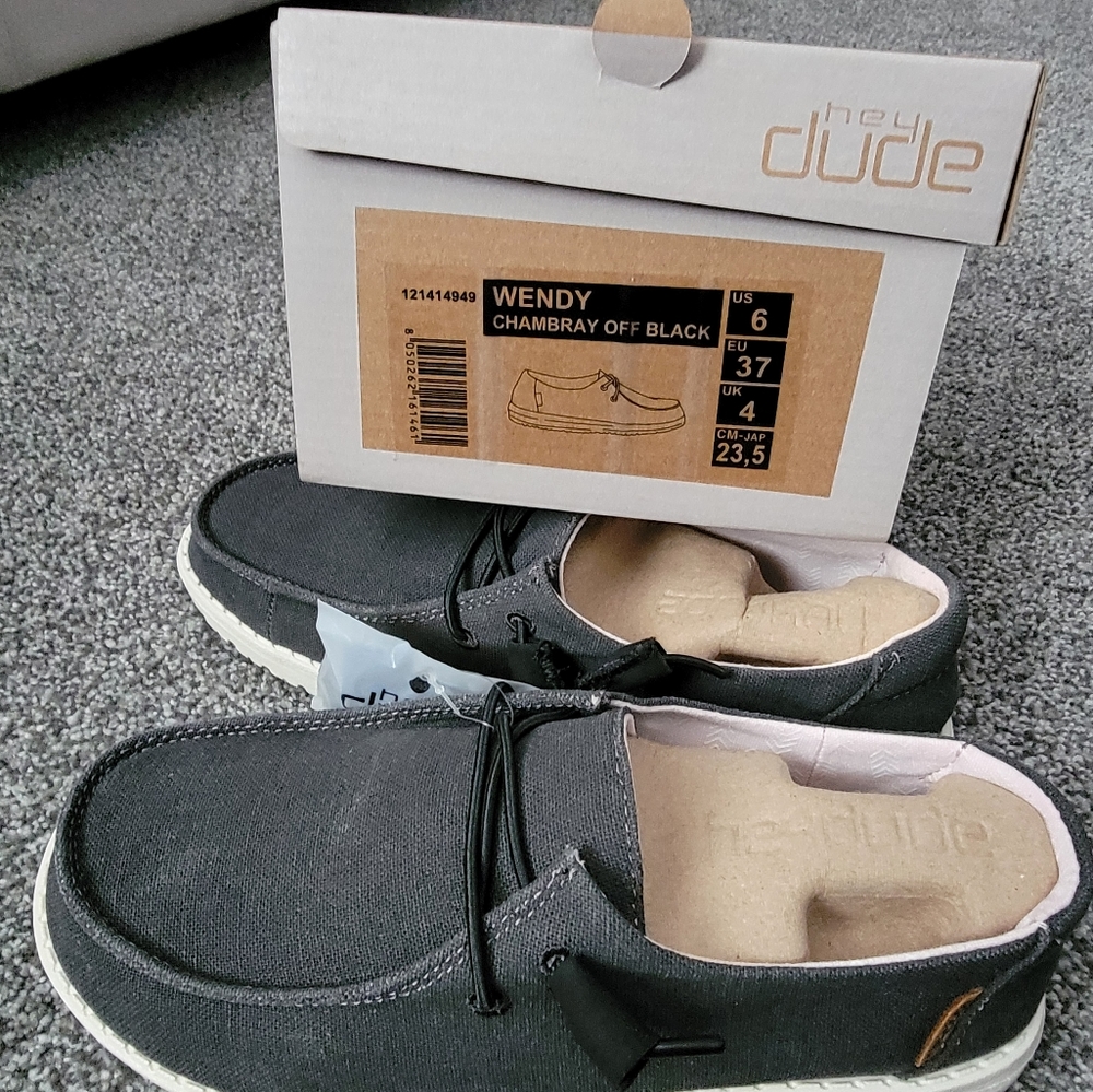 NWT! Hey Dude Wendy - 6 - Picture 3 of 4